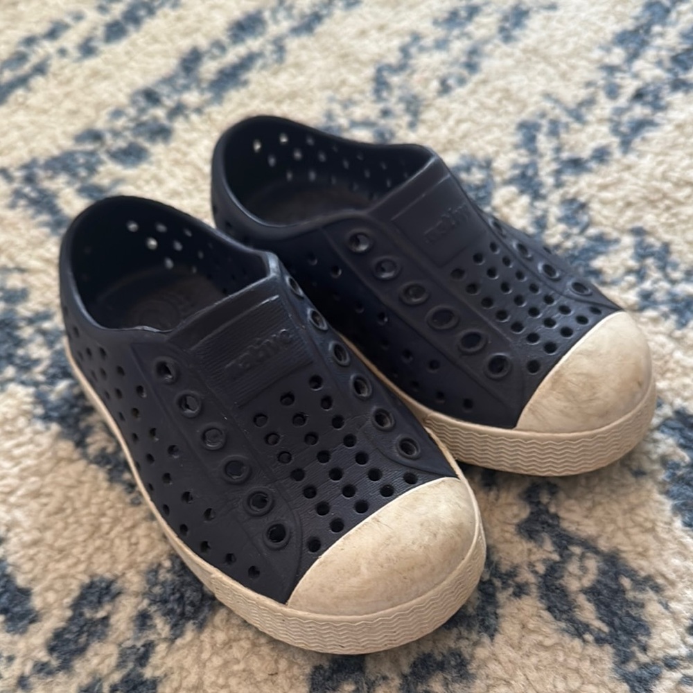 Kids Native Brand Navy Slip-On Water Shoes - size 6 Toddler